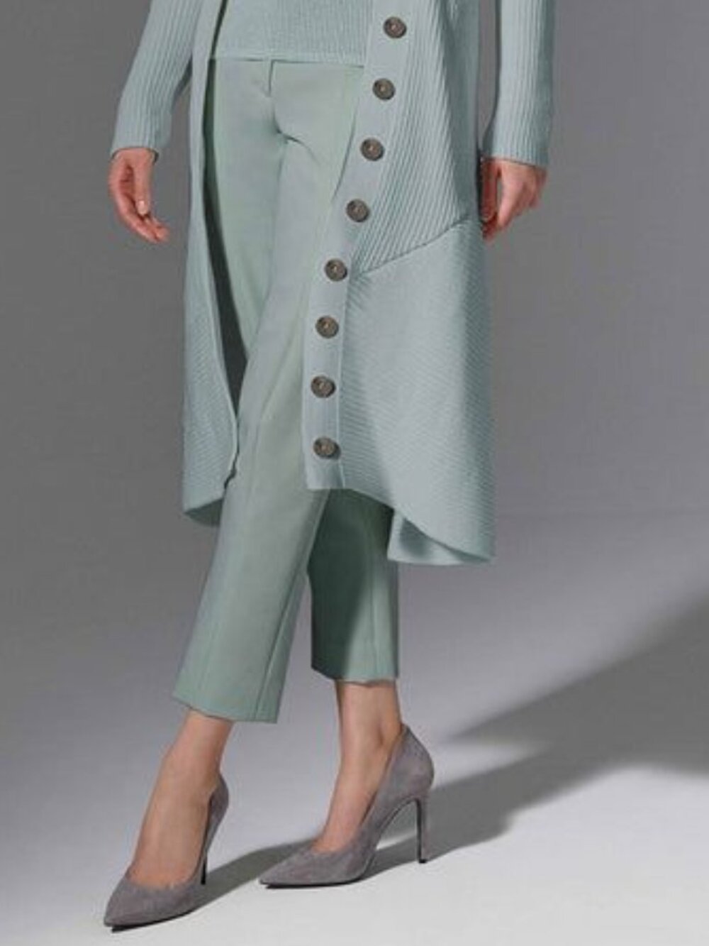 Per Se by Carlisle Cropped Laurel Green Crepe Pants